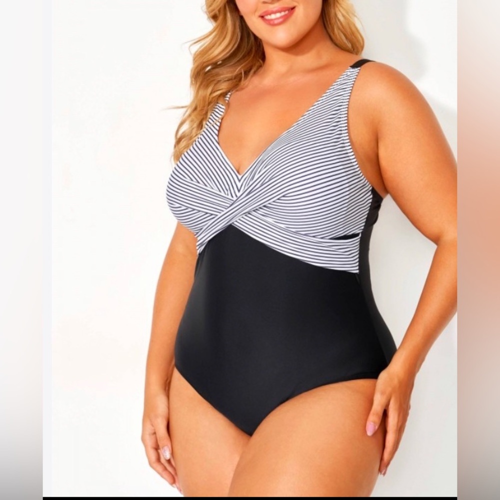 NWT Striped Black and White One-Piece Swimsuit -‎ Large